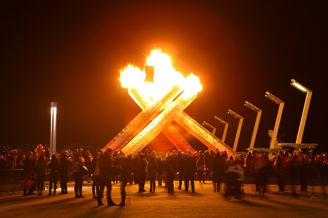 Невероятният (и съмнителен) път на Олимпийския огън