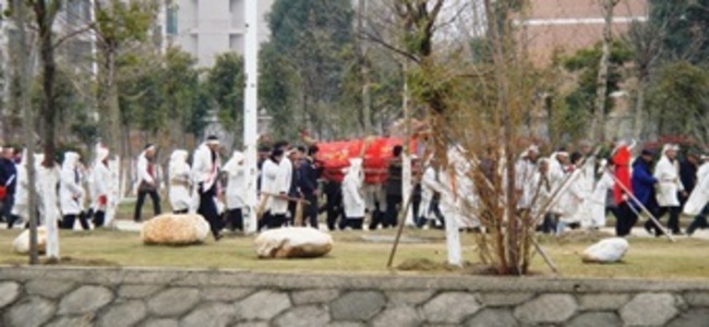 Китайски погребални обичаи: В Отвъдното по фъншуй