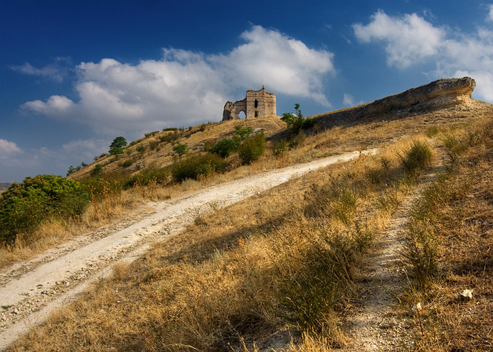 Погранични истории: Скалните църкви при Маточина и Михалич