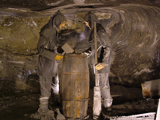 Солната мина Величка – обяд на 123 м под земята
