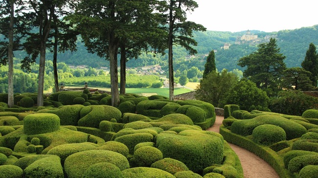 Обаятелните градини на френския замък Маркесак