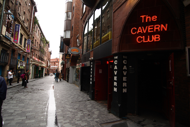В Ливърпул всяка улица е песен на Бийтълс - 19:00 часа – Cavern Club