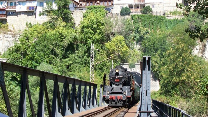 Ретро пътуване с влак между София и Банкя на 2-ри юни