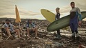 Сърфисти почистват плажа в Приморско