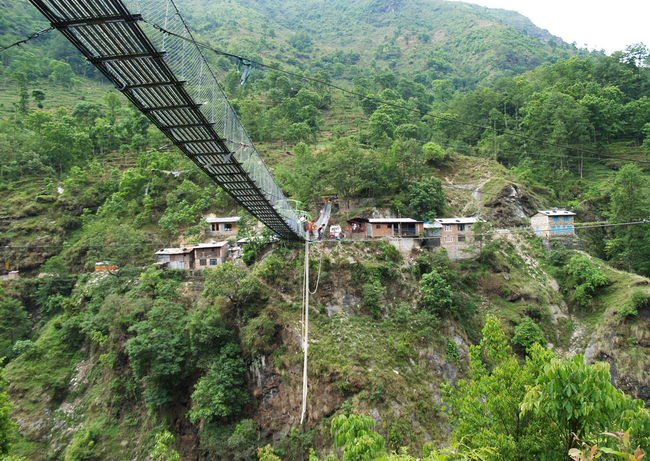 Топ 10 най-страшни места за скок с бънджи - Река Боте Коши (Непал)