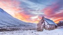 Уютни хижи в Европа за зимна почивка