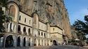 Черногорският манастир, вкопан в скала