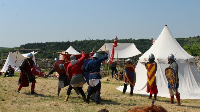 Средновековен лагер в Червенската крепост