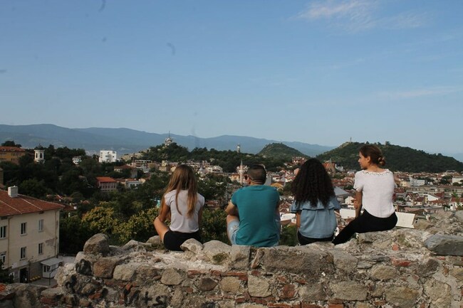 Възроден - млади ентусиасти се борят с проблемите на българското село