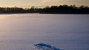 13 см лед или с кънки по замръзналото езеро