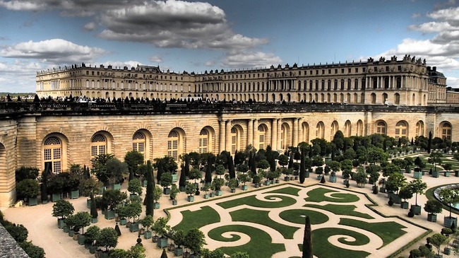 Дворецът “Версай” – значима част от френската история
