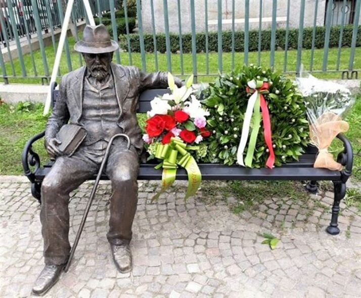 Откриха паметник-пейка на Пенчо Славейков в Милано