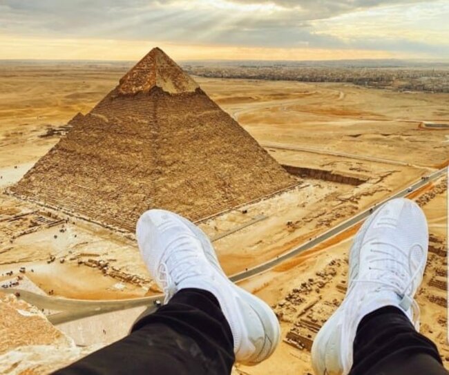 Инфлуенсър изкачи пирамида в Гиза, за да подкрепи Австралия (Видео)