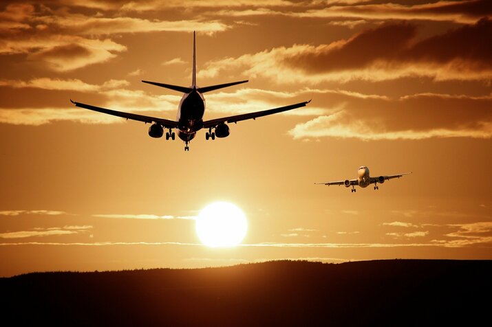 Кои авиокомпании възобновяват международните полети това лято?