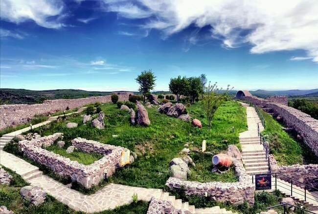 10 малко известни крепости в България