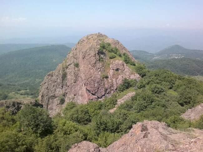 Мистериите на Средна гора – Скален феномен Вран камък и село Петрич