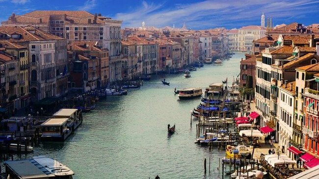 Как да се придвижваме на достъпни цени във Венеция?