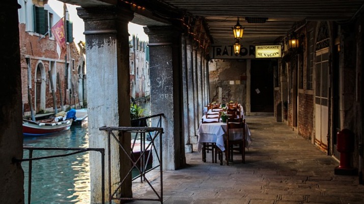 Как да избегнем скъпите ресторанти и барове във Венеция?