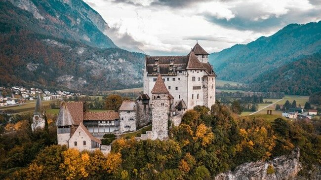 5 любопитни факта за лихтенщайнското кралско семейство