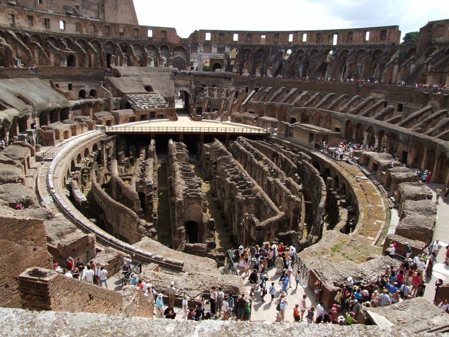 В Колизеума в Рим ще бъде изграден нов прибиращ се под