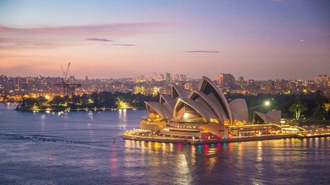 Австралия ще посреща туристи чак догодина