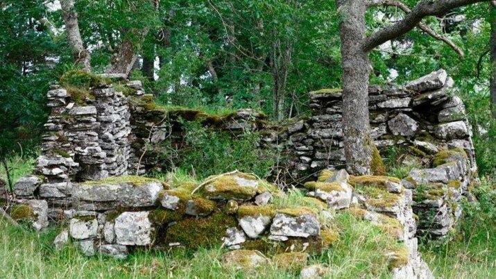 Можете да си купите шотландско село с призрак на достъпна цена (видео)