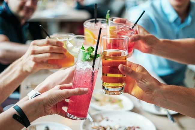 Колко знаят българите за алкохола? Шест любопитни факта за алкохолната култура на нацията