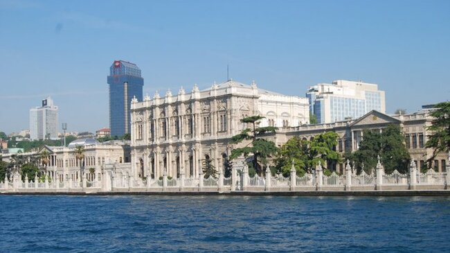 Приказните дворци на Истанбул – Долмабахче и Топкапъ