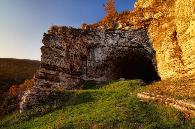 Пещера Козарника – дали у нас са живяли най-старите европейци?