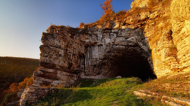 Пещера Козарника – дали у нас са живяли най-старите европейци?