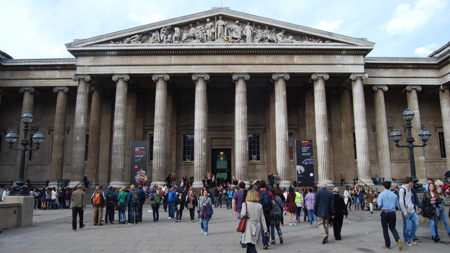 Кои са най-впечатляващите експонати, които Британският музей в Лондон е приютил?