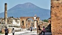 Какво се е случило в Помпей малко преди изригването на Везувий