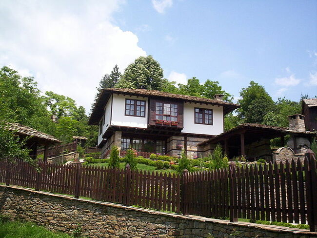Село Боженци - тук се чувства традиционният дух на България и усещането за миналото