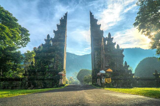 Бали въведе входна такса за туристи
