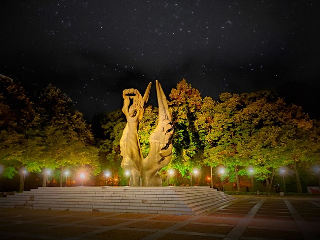 Пловдив през нощта: Най-добрите барове, клубове и събития