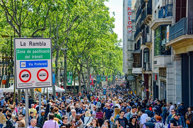 „Туристи, ходете си вкъщи!“ - протести в Барселона срещу свръхтуризма