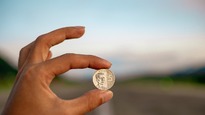 Най-добрите приложения за инвестиране през 2025 година