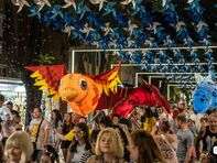 Карнавални шествия и куклен театър в програмата на уличния фестивал 6Fest в София тази седмица
