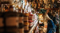 Историята на сувенирите: малките предмети с големи истории