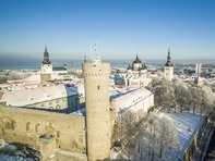 Талин през зимата: град, който не се старае да те впечатли, но го прави