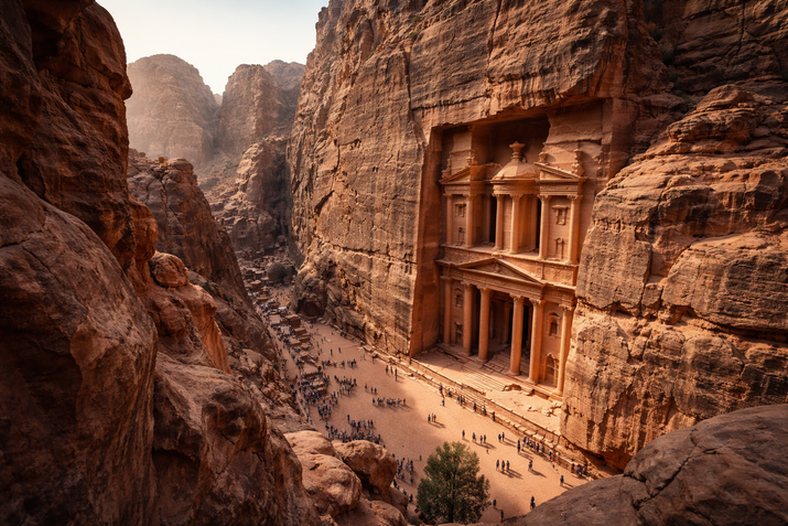 Петра – градът, който не трябва да съществува, но съществува