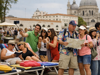 Какво правят различните народи, когато са туристи? - част 2