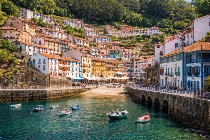 Кудилеро – цветното рибарско градче на северна Испания