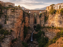 Градът, разцепен от бездна: защо Ронда е едно от най-впечатляващите места в Испания
