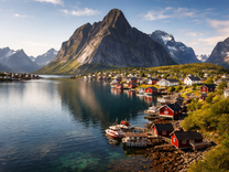 Рейне – малкото рибарско село с магията на Лофотенските острови