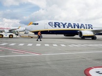 Закъсняваш – не летиш: Ryanair въвежда по-строги срокове за чекиране