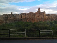 Италианският скрит град сред скали и тишина — Питиляно