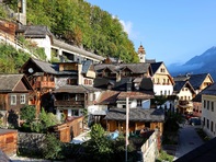 Малкият австрийски град край езеро, който изглежда нереален — Халщат