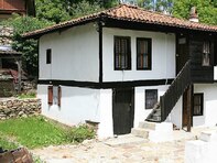 Изгубеният аристократ на Средна гора: Защо село Свежен трябва да бъде следващата ви дестинация