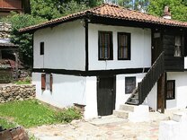 Изгубеният аристократ на Средна гора: Защо село Свежен трябва да бъде следващата ви дестинация